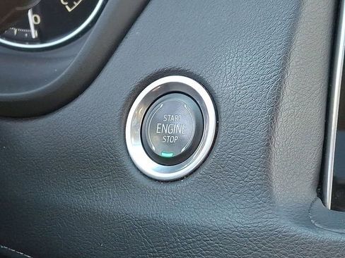 Certified 2022 Cadillac XT4 Luxury w/ Driver Awareness Package image 28