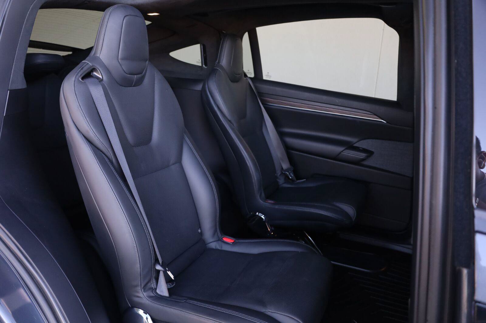 Used 2023 Tesla Model X AWD/4WD image 29