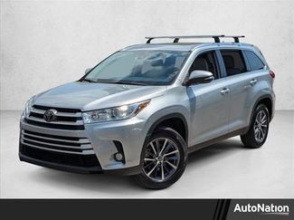 Used 2019 Toyota Highlander XLE video 1