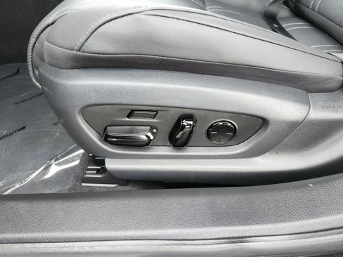 Used 2025 Lexus ES 300h Ultra Luxury w/ Accessory Package (Z2) image 28