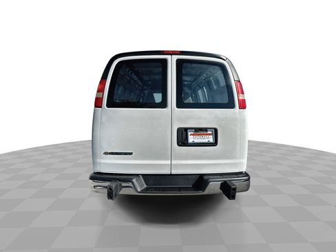 Used 2023 Chevrolet Express 2500 w/ Driver Convenience Package image 7