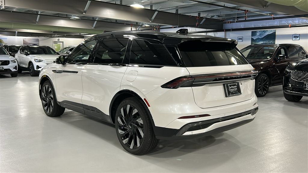 Used 2026 Lincoln Nautilus Reserve w/ Jet Appearance Package AWD/4WD image 6