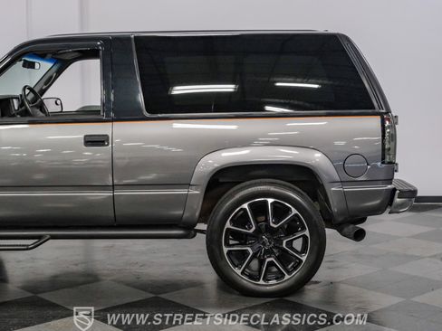 Used 1995 Chevrolet Tahoe 4WD 2-Door image 21