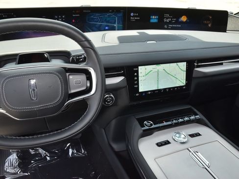 New 2027 Lincoln Navigator Reserve w/ Jet Appearance Package AWD/4WD image 26