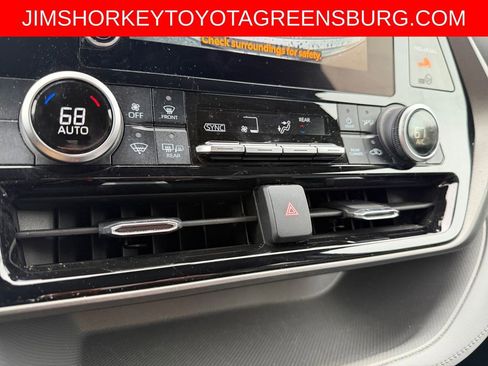 Used 2023 Toyota Highlander LE AWD/4WD image 19