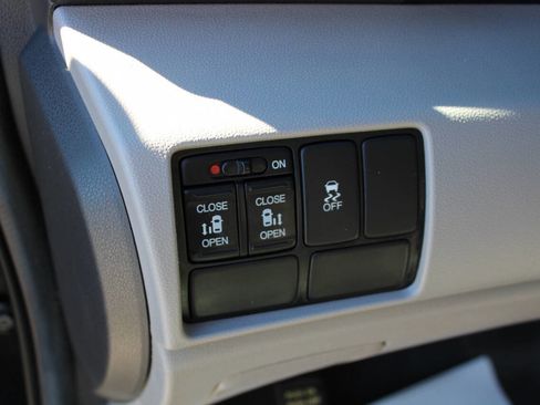 Used 2011 Honda Odyssey EX image 16