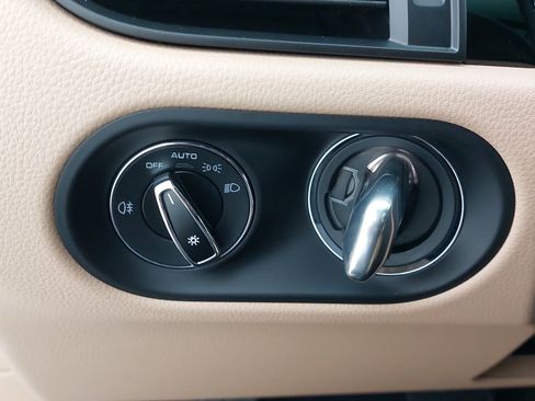 Certified 2026 Porsche Macan image 28