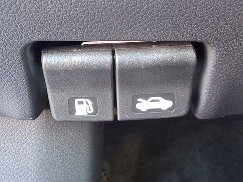 Used 2022 Nissan Rogue Sport SV w/ Technology Package image 23