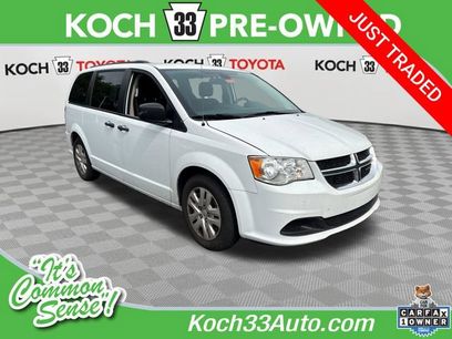 Used 2019 Dodge Grand Caravan SE w/ UConnect Hands-Free Group