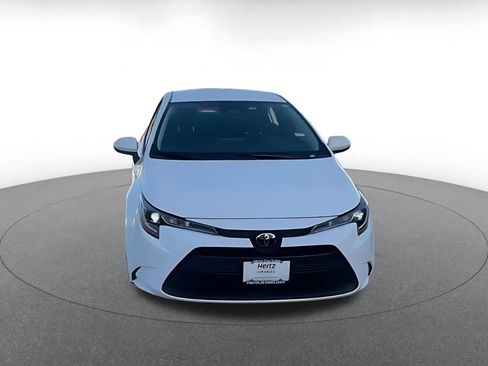 Used 2025 Toyota Corolla LE FWD image 4