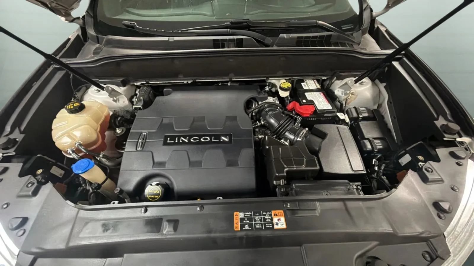 Used 2017 Lincoln MKX Reserve w/ Driver Assistance Package FWD image 23