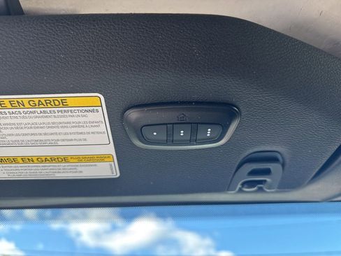 Used 2023 Jeep Wrangler Unlimited Sahara image 27