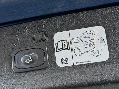 Used 2018 Ford Escape Titanium FWD image 29