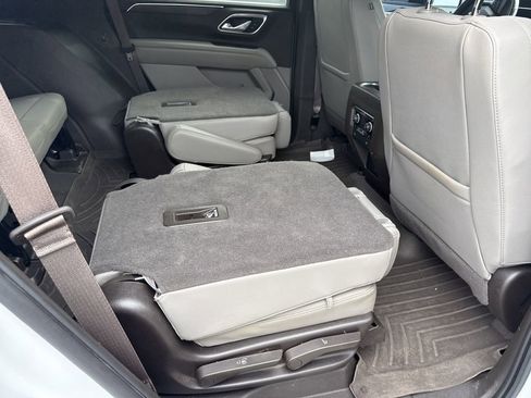 Used 2022 Chevrolet Tahoe LT w/ Luxury Package image 11