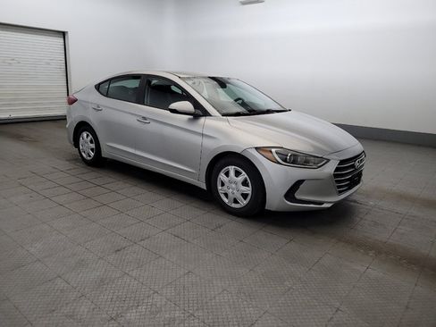 Used 2018 Hyundai Elantra SE w/ Cargo Package FWD image 11