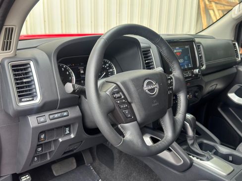 Used 2022 Nissan Frontier SV RWD image 12