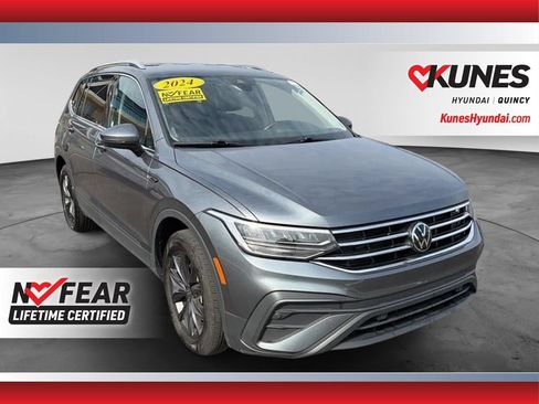 Used 2024 Volkswagen Tiguan SE FWD image 1