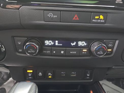 Used 2023 Nissan Frontier PRO-4X w/ Pro-4X Premium Package image 36