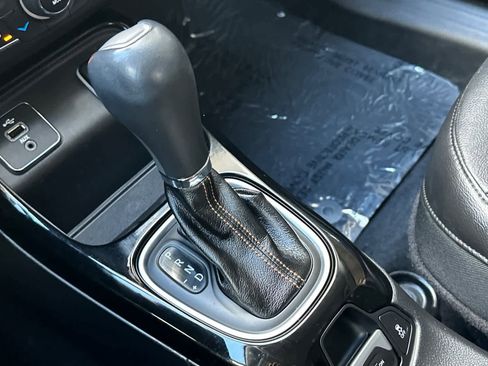 Used 2018 Jeep Compass Limited w/ Navigation Group image 20