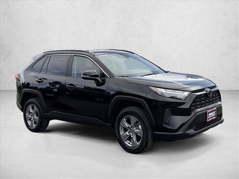 Used 2025 Toyota RAV4 XLE AWD/4WD image 3