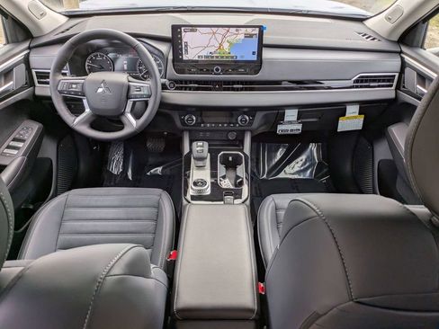 New 2026 Mitsubishi Outlander SE image 16