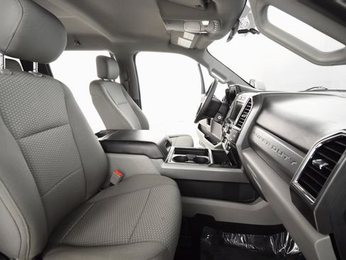 Used 2018 Ford F250 XLT w/ XLT Premium Package image 21