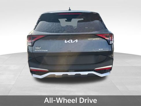 Used 2023 Kia Sportage LX image 4