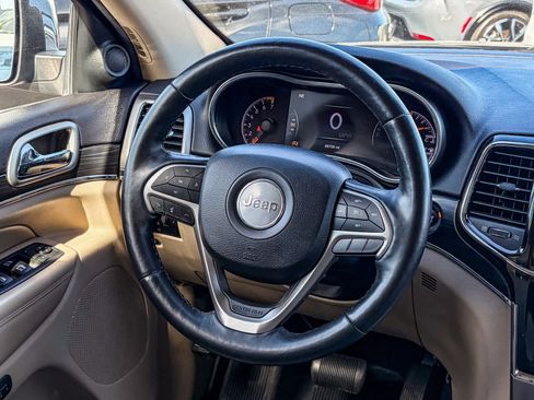 Used 2019 Jeep Grand Cherokee Limited AWD/4WD image 14