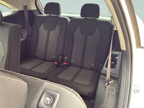 Used 2025 Kia Sorento LX FWD image 26