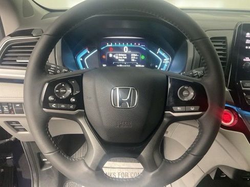 Certified 2024 Honda Odyssey Touring image 14