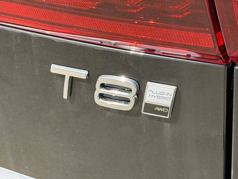 New 2026 Volvo XC60 T8 Ultra w/ Protection Package Premier AWD/4WD image 9