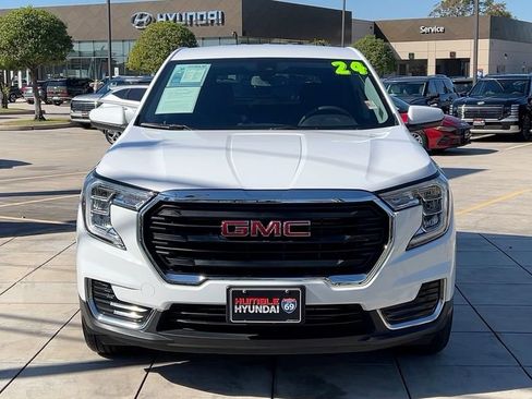 Used 2024 GMC Terrain SLE image 11