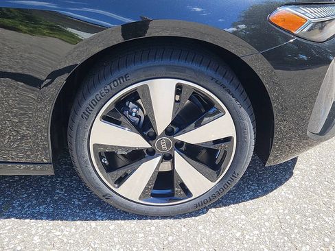 Used 2025 Audi A5 2.0T Premium Plus w/ Premium Plus AWD/4WD image 3