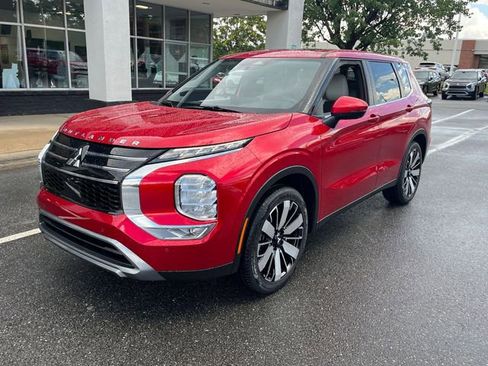 New 2025 Mitsubishi Outlander SE image 7