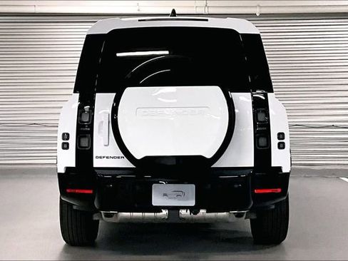 New 2026 Land Rover Defender 130 X-Dynamic SE AWD/4WD image 5