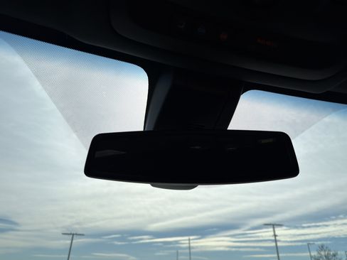 Used 2021 Chevrolet Tahoe RST w/ Luxury Package image 27