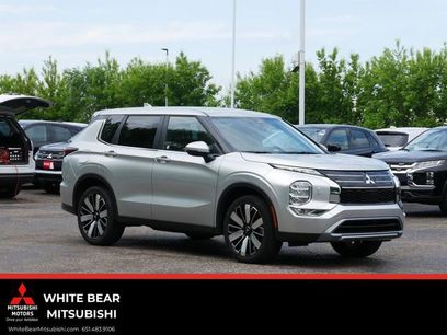 Used 2025 Mitsubishi Outlander SE