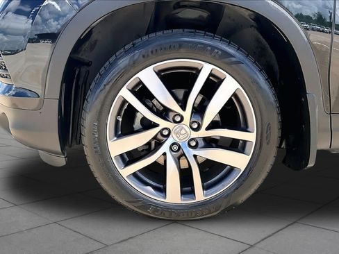 Used 2016 Honda Pilot Touring image 11