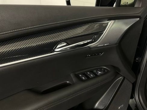 Used 2024 Cadillac XT6 Sport w/ Technology Package AWD/4WD image 25