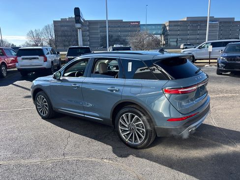 New 2026 Lincoln Corsair Reserve image 5