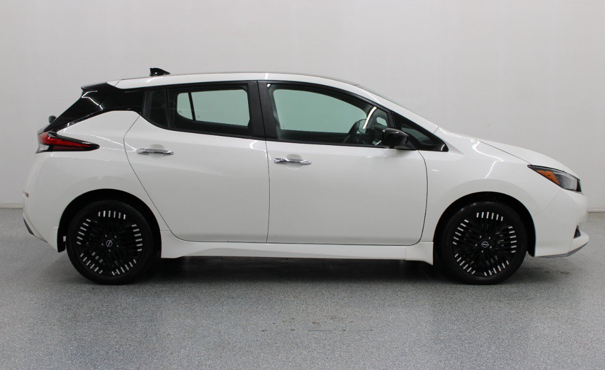 Used 2024 Nissan Leaf SV Plus FWD image 2