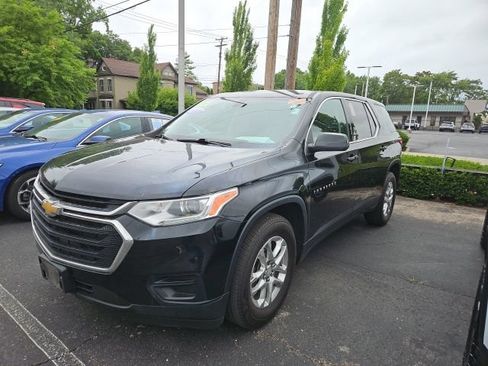 Used 2021 Chevrolet Traverse LS w/ LPO, Cargo Package AWD/4WD image 4