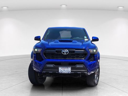 Used 2025 Toyota Tacoma TRD Sport AWD/4WD image 3