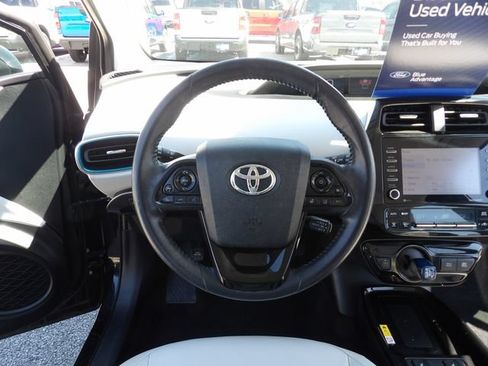 Used 2022 Toyota Prius XLE FWD image 27