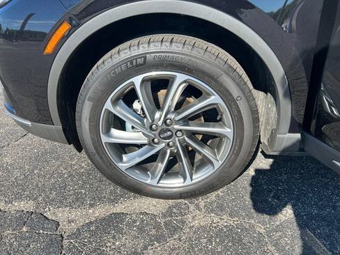 Used 2024 Lincoln Corsair FWD w/ Equipment Group 101A image 32