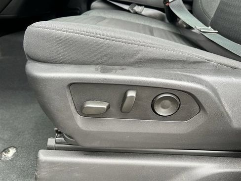 Certified 2025 Chevrolet Silverado 2500 Custom w/ Custom Value Package image 18