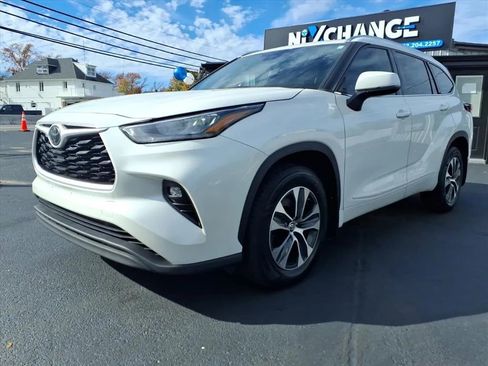 Used 2020 Toyota Highlander XLE image 7