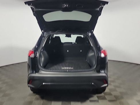 Used 2024 Toyota Corolla Cross LE image 6