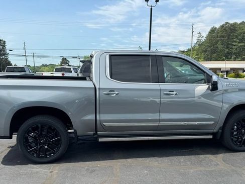 Certified 2025 Chevrolet Silverado 1500 High Country w/ Technology Package AWD/4WD image 7