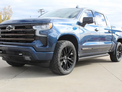 Used 2022 Chevrolet Silverado 1500 High Country w/ High Country Premium Package image 6